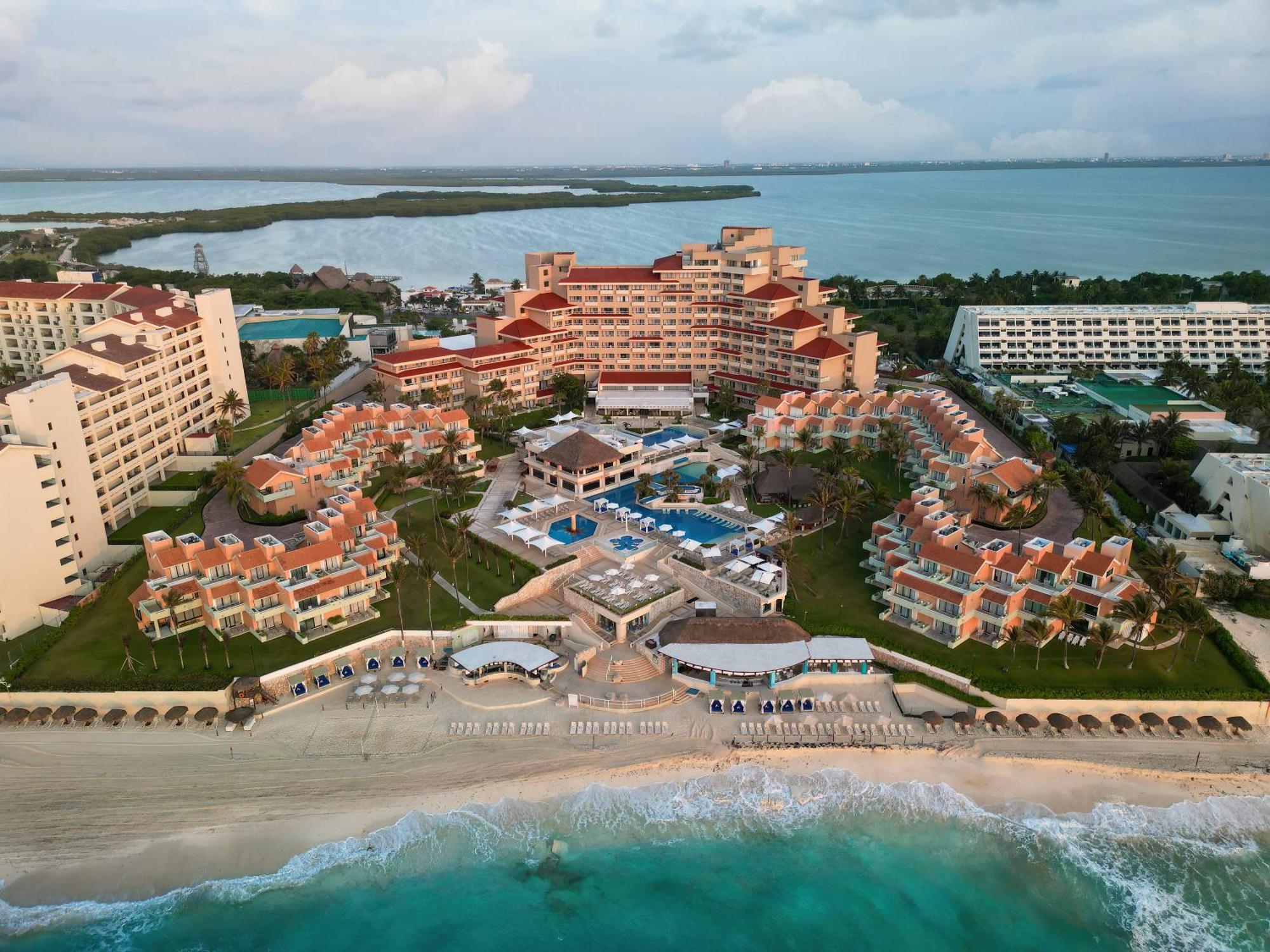 Wyndham Grand Cancun All Inclusive Resort & Villas Exterior foto